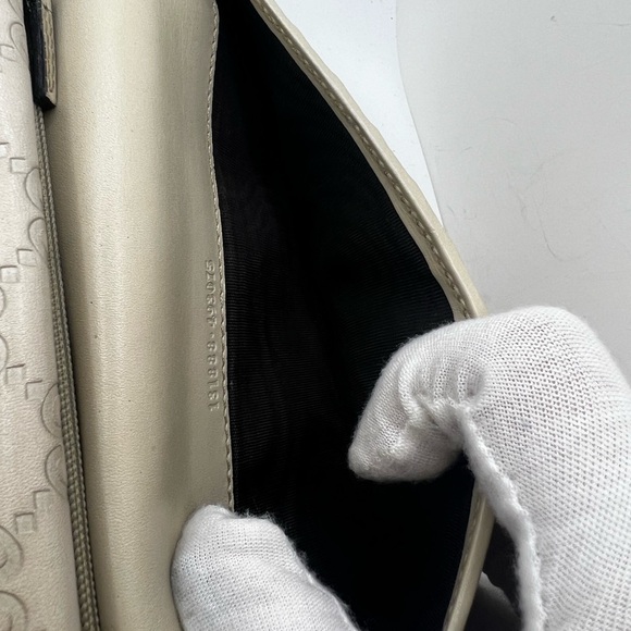 GUC Gucci Cream Guccissima Wallet - Picture 6 of 10
